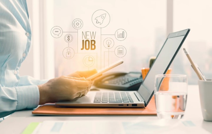 Какие вакансии предлагает Top Staff для работы на складах в Польше